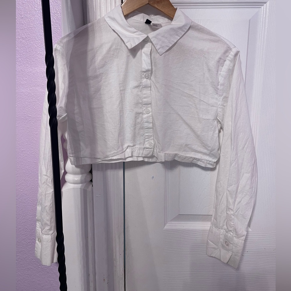 White crop top!